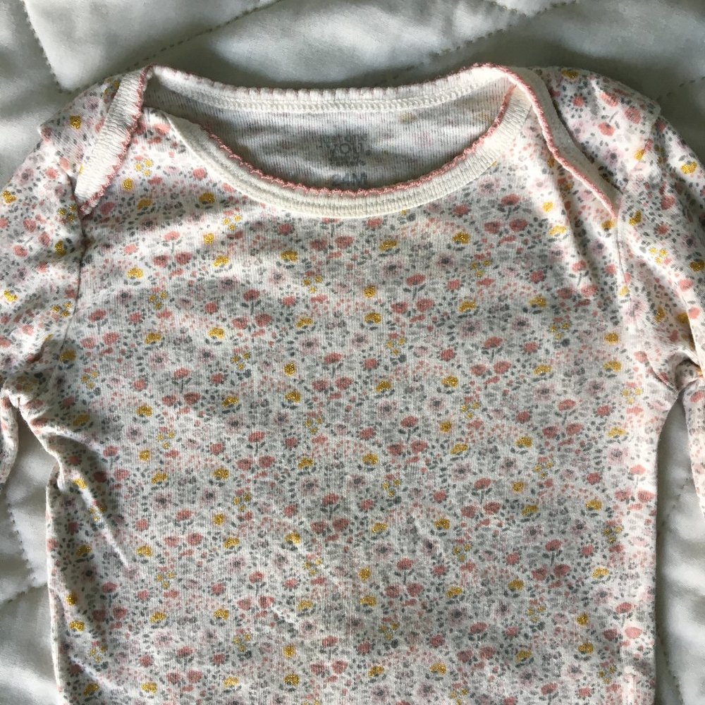 ⚪ Carter's baby girl 24 mo floral print long sleeve lap shoulder onesie